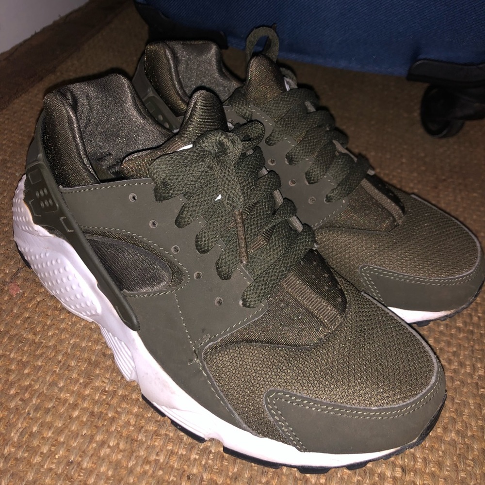 Green Nike Huaraches (4.5 youth 5.5 womens)